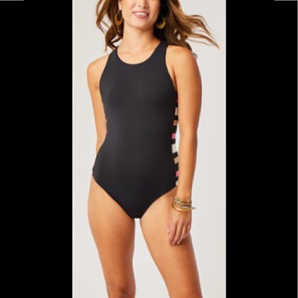 EXCELLENT CONDITION WOMEN’S SIZE XS CARVE DESIGNS INVERNESS BLACK/WHITE SWIMSUIT